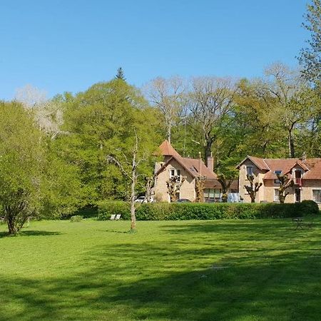 Gite Dans Un Domaine Historique Chevreuse Exteriér fotografie