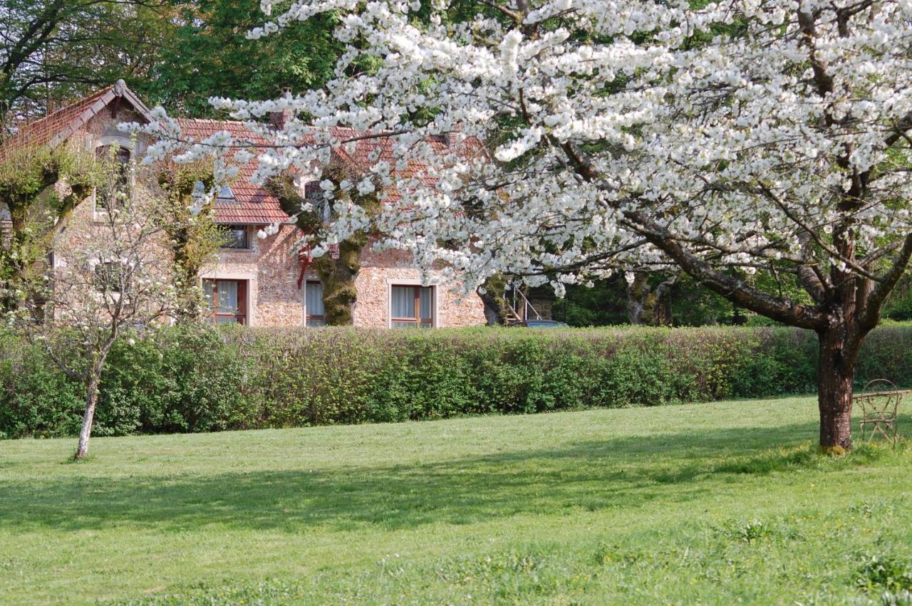 Gite Dans Un Domaine Historique Chevreuse Exteriér fotografie