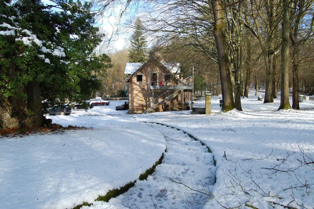 Gite Dans Un Domaine Historique Chevreuse Exteriér fotografie