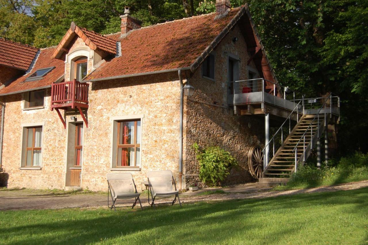 Gite Dans Un Domaine Historique Chevreuse Exteriér fotografie
